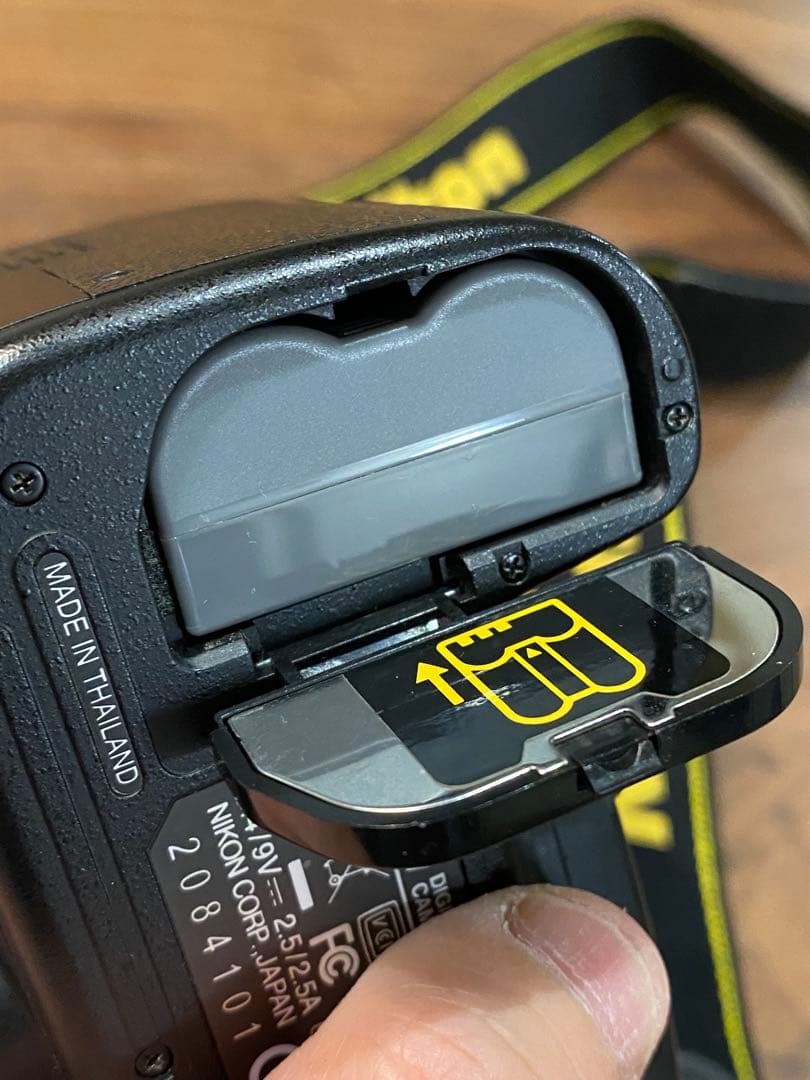 Nikon D80 CCDデジタル一眼レフ 28-85 レンズ付 動作品