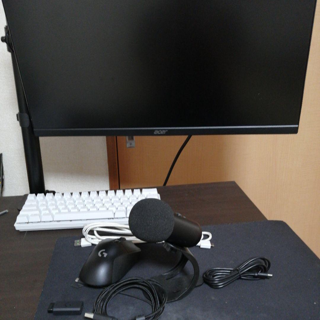 AcerモニターロジクールマウスマウスパッドRazerキーボードマイク