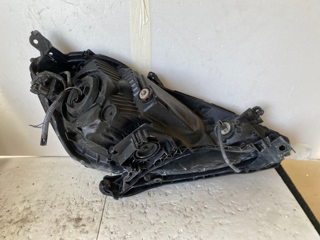 ホンダ フィット GE6 / GE7 / GE8 純正ヘッドライト左右セットです