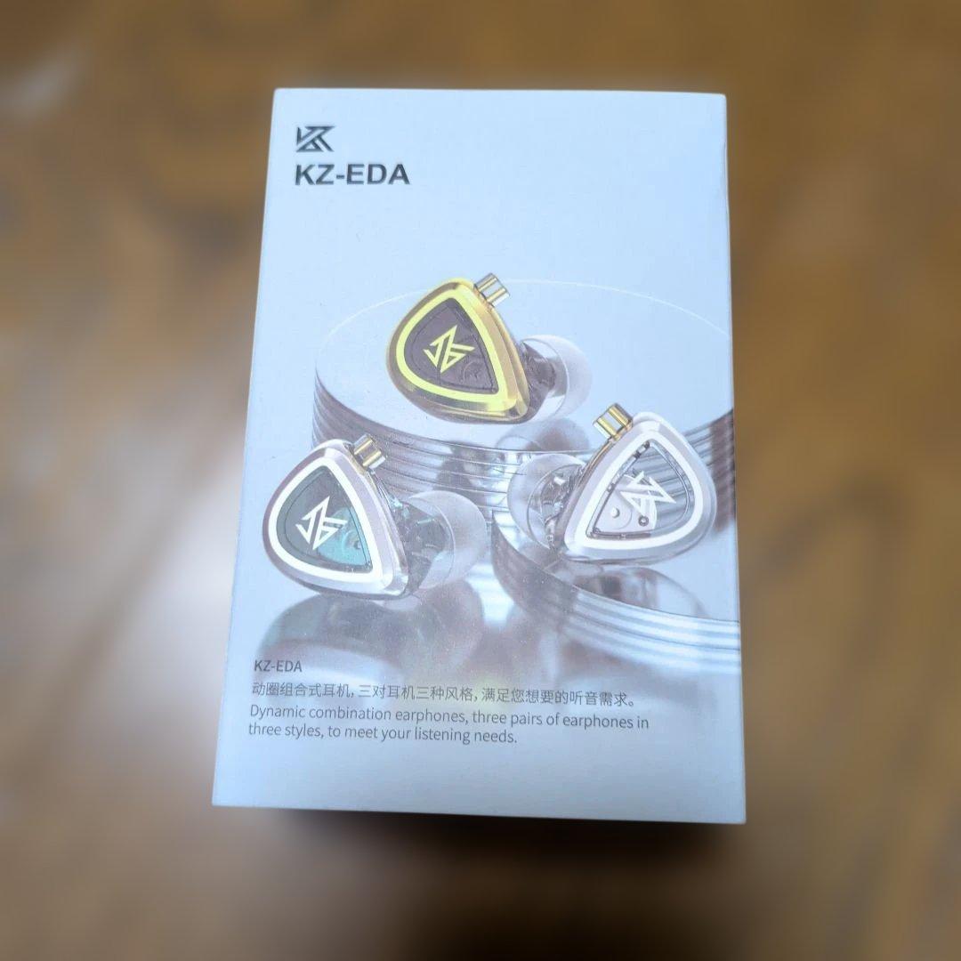 KZ-EDA 3個入り スタイルイヤフォン KZ EDA レビュー】1パッケージに3つ入りの異色なイヤホン。ネタ機種と