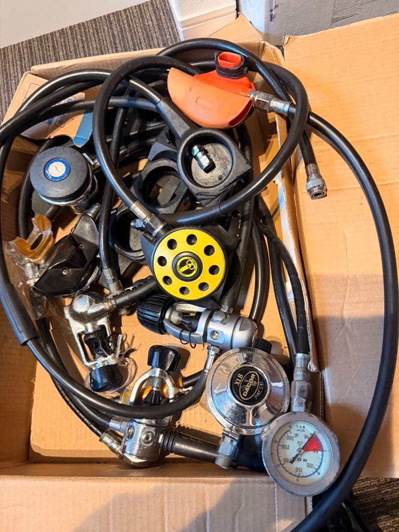 ジャンク・部品取り】ダイビング レギュレーター まとめ売り - メルカリ