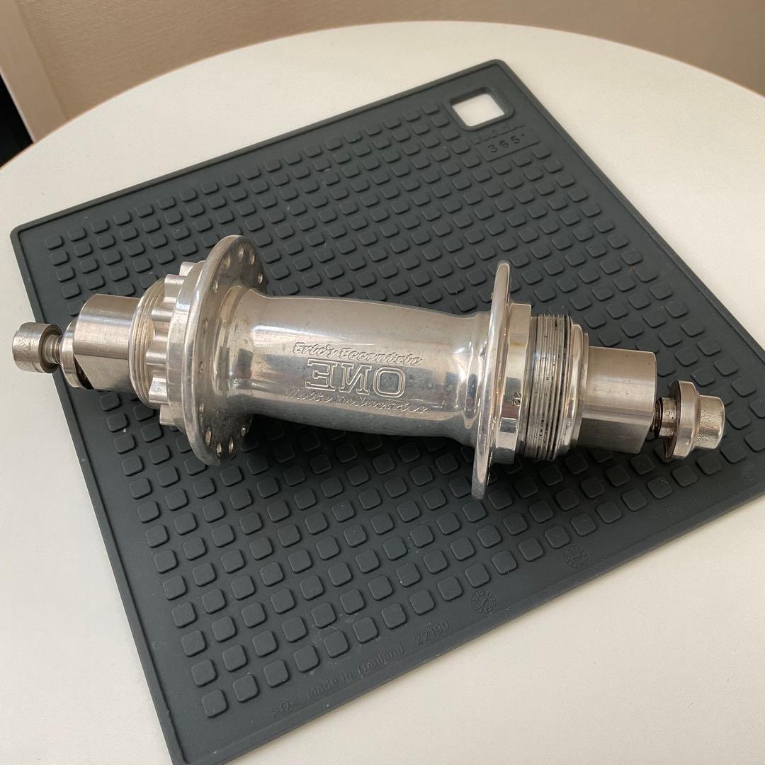 WHITE INDUSTRIES eno eccentric hub シルバー - メルカリ