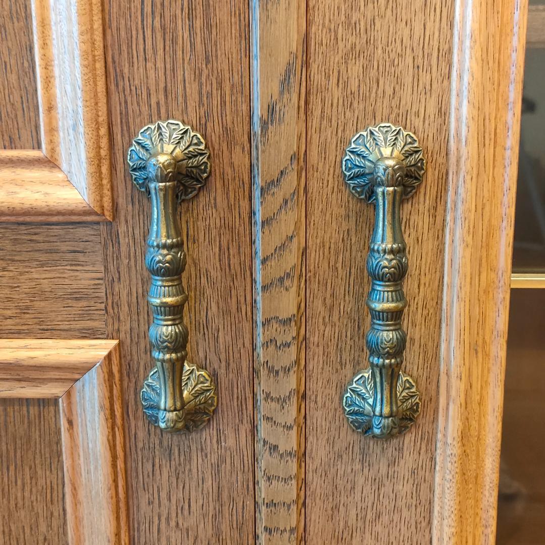 起立木工 アンティークキャビネット ブルボーズレッグ 引出し2杯