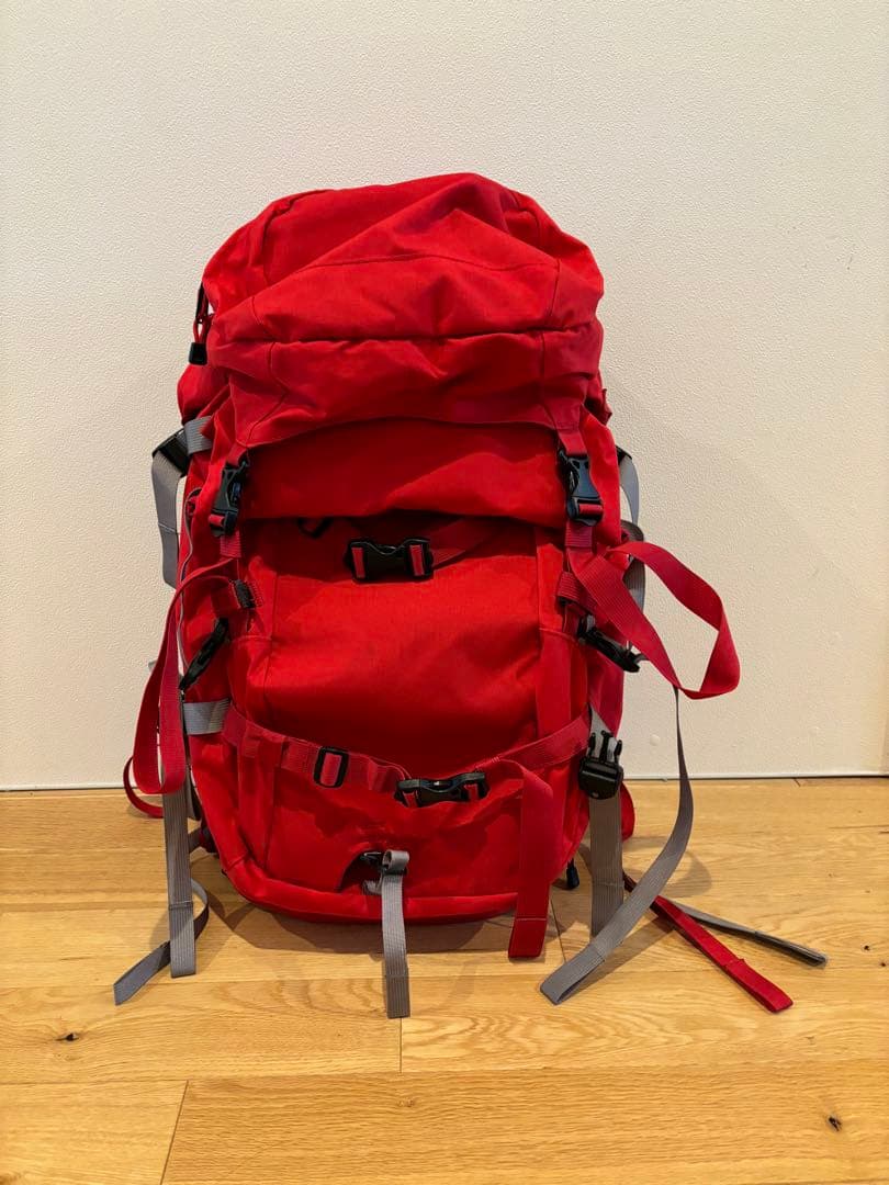 PLUSONEWORKS irwak38 バックパック レッド Irwak 38 | バックカントリー用のバックパックからトリップに必要な