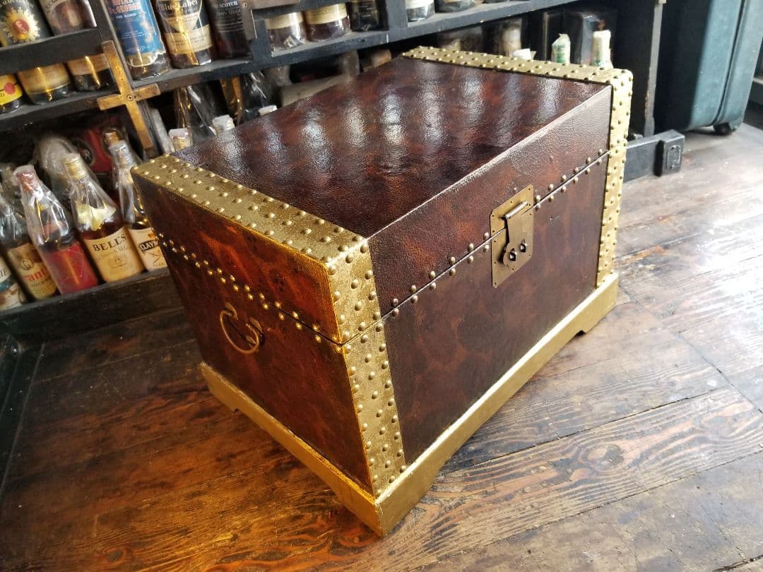 中世ゴシック　ウッド　トレジャー　チェスト　ピッグスキン　豚革　油絵　真鍮　宝箱 アンティーク調ウッドBOX（ボストン型）♪ 宝箱 収納雑貨 小物入れ