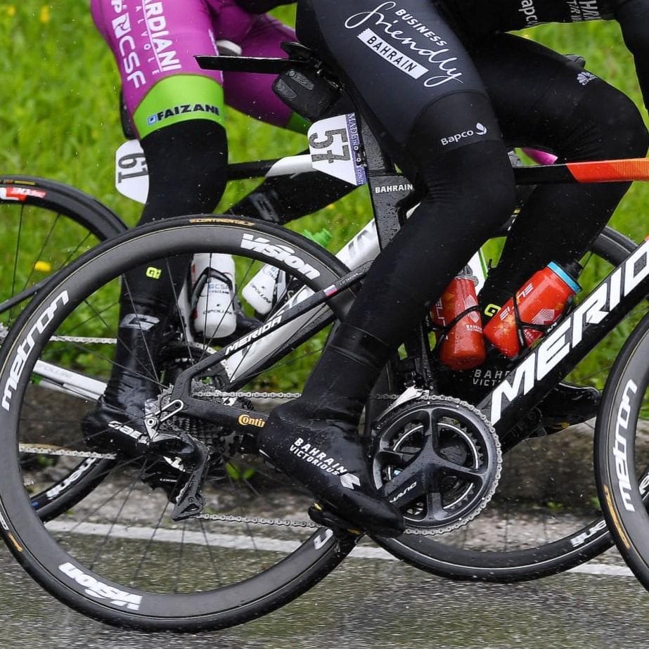 選手支給品 バーレーンヴィクトリアス ウィンターシューズカバー 防水