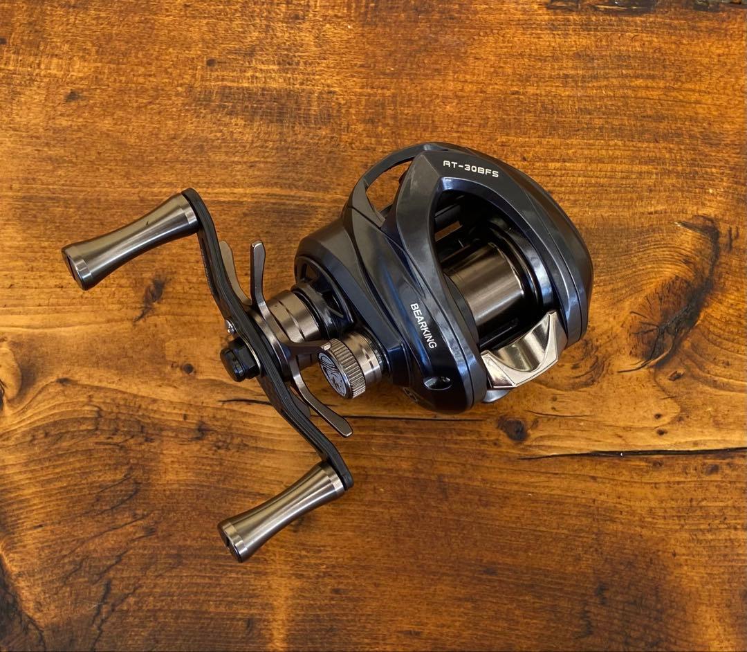 ベイトフィネス　ベイトリール　渓流釣り　トラウト　30φ ヤマメ　イワナ　左巻き 渓流ベイトフィネス】渓流釣り初心者でも扱いやすいリールとロッドの