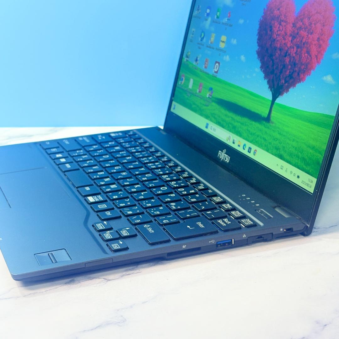 超薄型軽量☆メモリ8GB・SSDで快速・指紋認証・Win11☆ノートパソコン