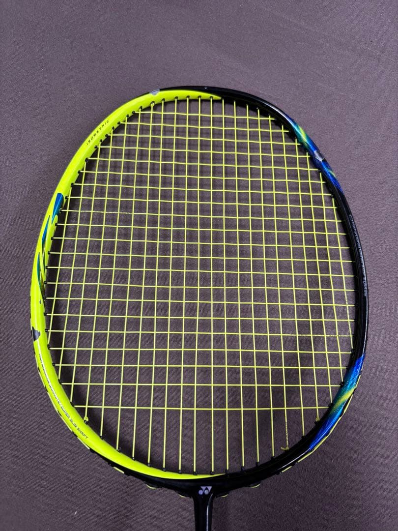 バドミントンラケット アストロクス77 4u5g 黄緑 - メルカリ