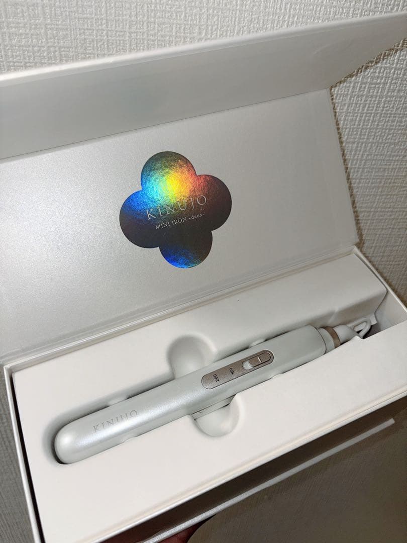 絹女 ミニストレートアイロン 絹女ミニヘアアイロンdeux(ドゥー)を美容師が口コミ評価！旧モデルとの