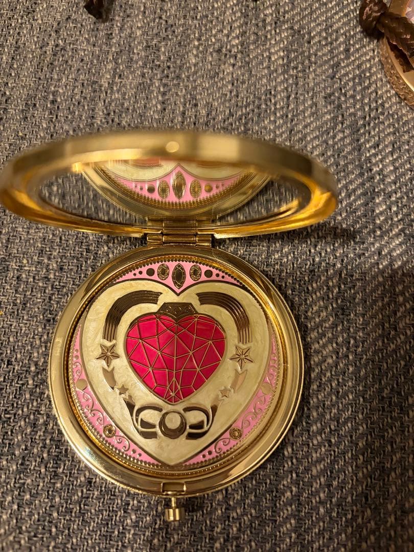 セーラームーン コンパクト ミラー USJ限定 - メルカリ