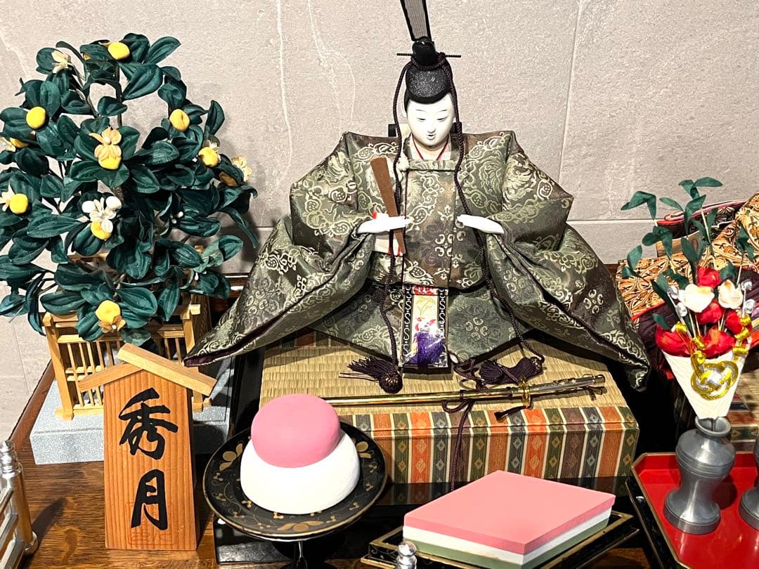 美品 秀月 十二単を纏う貴重な雛人形セット - メルカリ