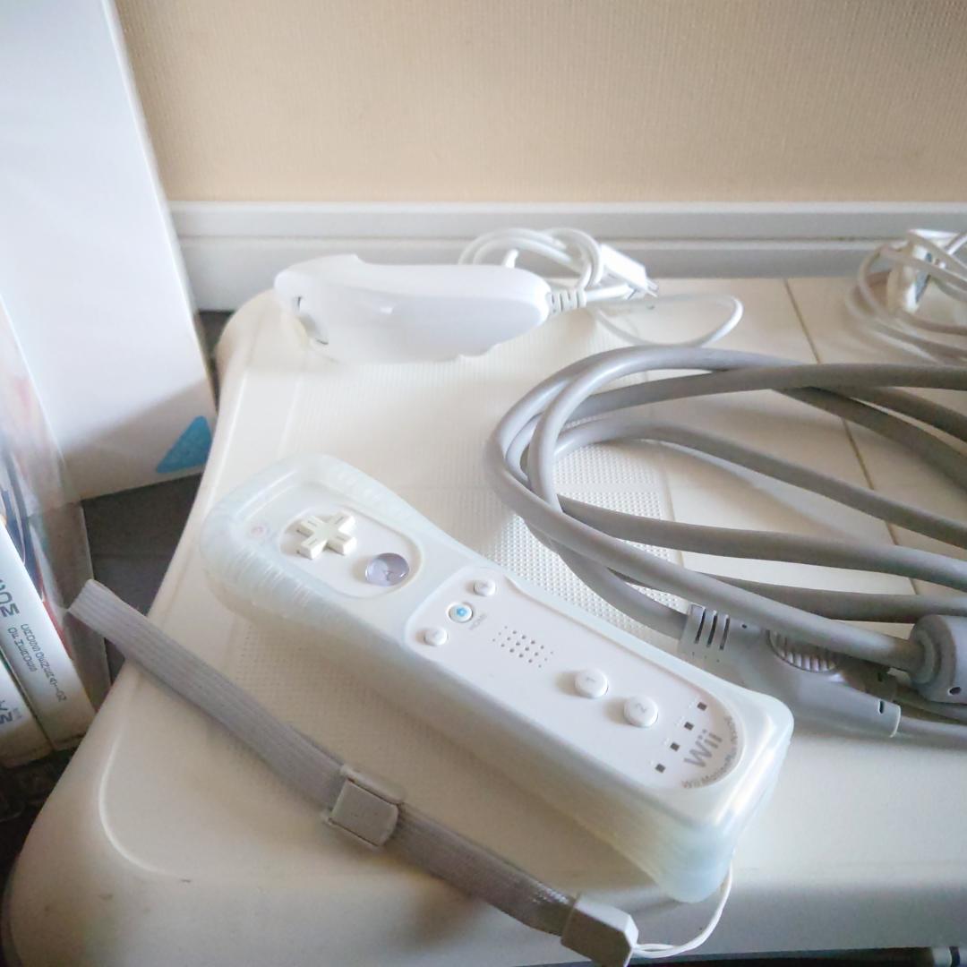 Wii本体&Wii Fit 含むソフト11本セット