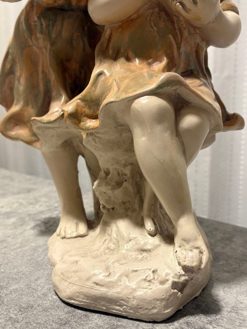 イタリア製 クラシカルな少女の像 陶器置物 存在感ある高さ34㎝