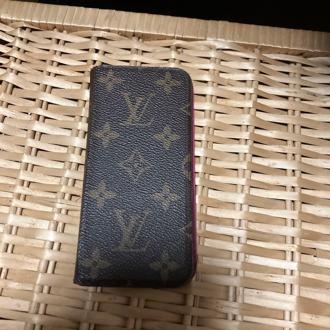 ルイヴィトン モノグラム 手帳型ケース アイフォン6 7 8 SE（訳あり