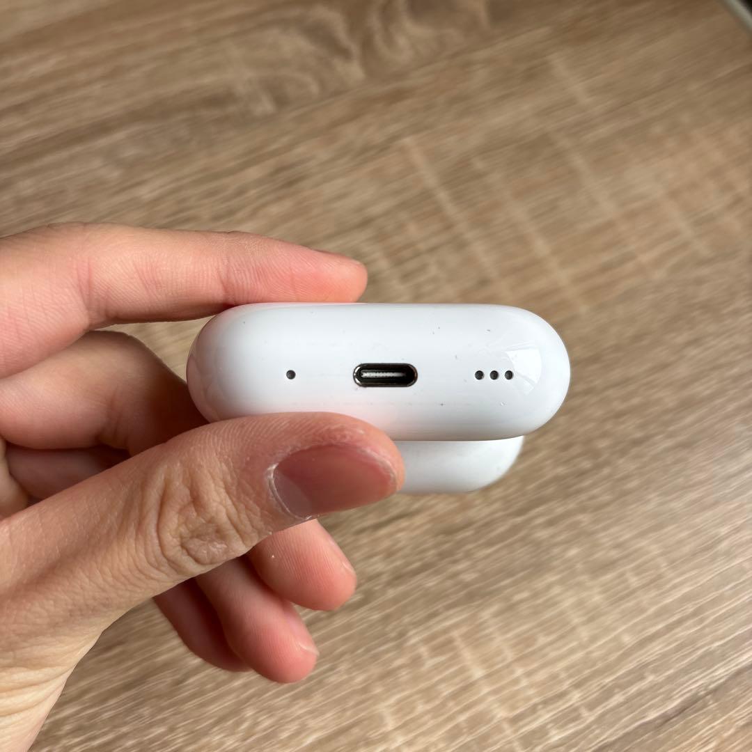 AirPods本体 ホワイト USB-C充電ポート ケースのみ - メルカリ