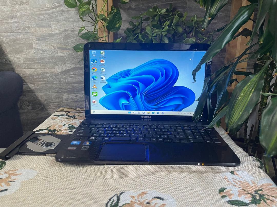 東芝ノートパソコン T552/36FB Windows11 - メルカリ