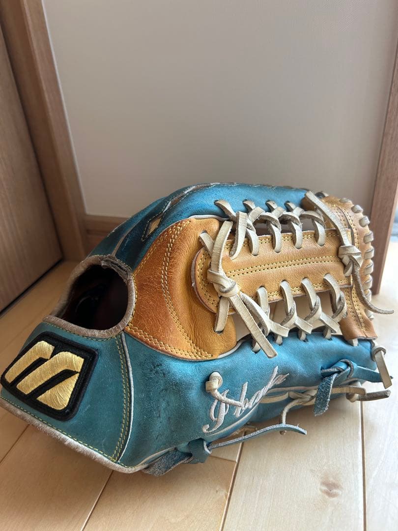 2004年オールスターゲーム井端弘和選手使用グラブ(値段交渉あり) 最後までスタイルを貫いた「いぶし銀」。2000年代を代表する名内野手