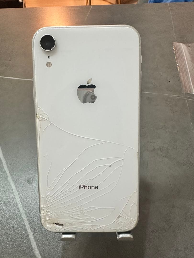 【ジャンク品】iPhoneXR ホワイト 128GB/SIMフリー背面ひび割れ有 Yahoo!オークション -「iphonexr ジャンク 割れ」の落札相場・落札価格