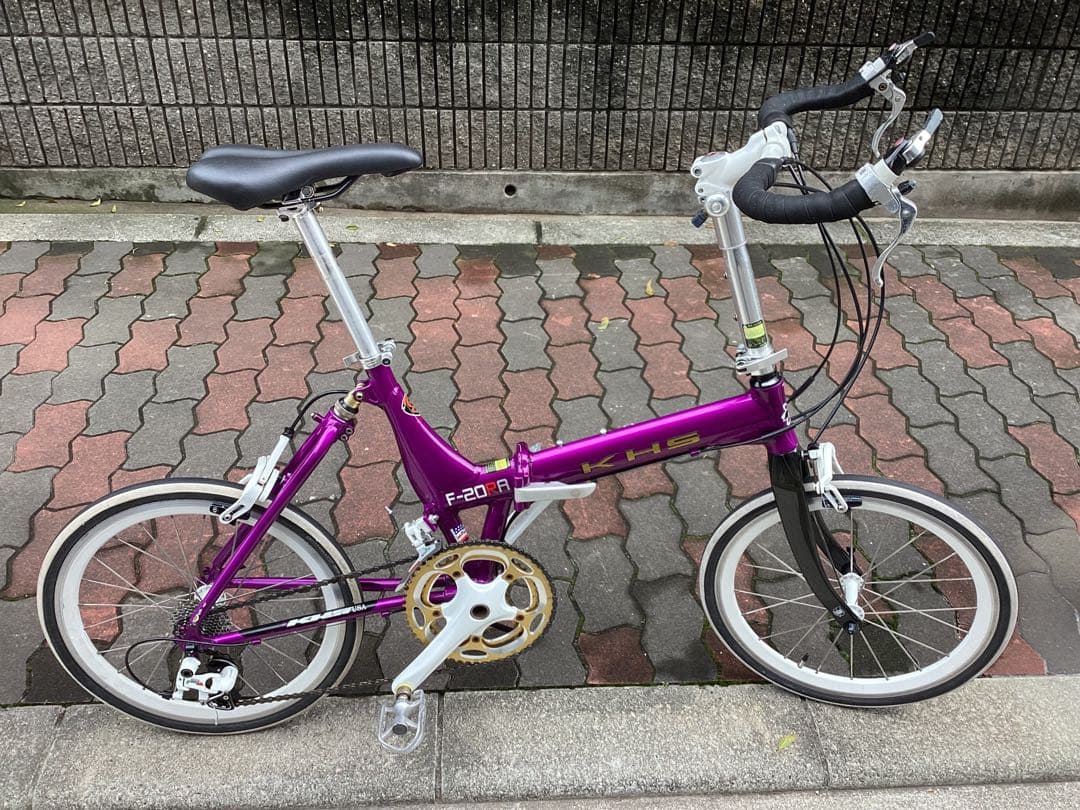 ■khs f20ra F2A-HS, Freezer, Two Section Upright, Half Stainless Doors with