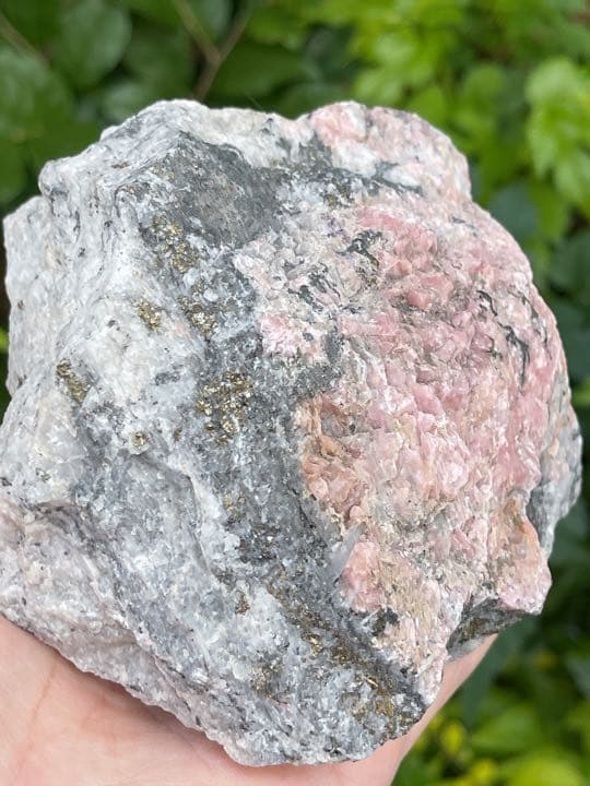 チャンスを引寄せる✨☆インカローズinパイライト入りあり☆原石 インカローズ×パイライト原石756g 天然石販売 名取貴石 天然石