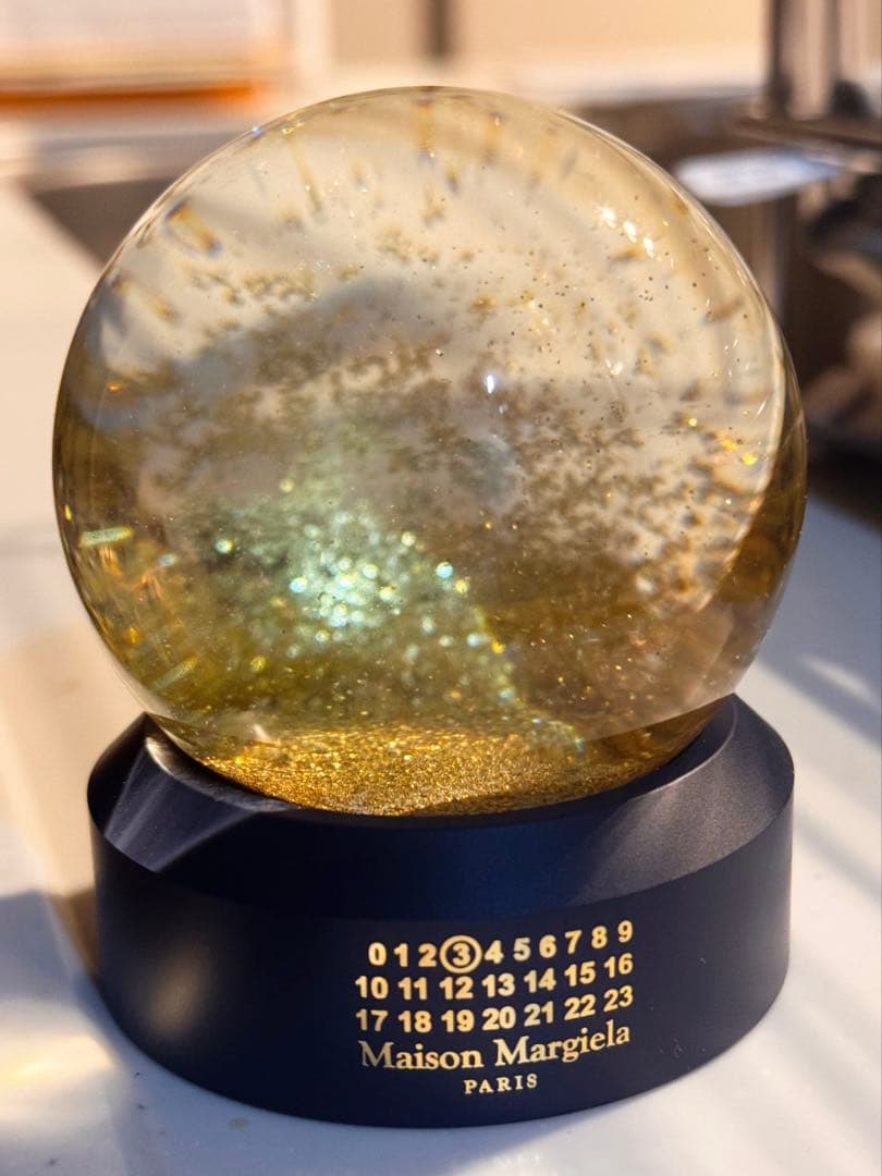 メゾンマルジェラ スノードーム グリッター グローブ ホリデー 限定
