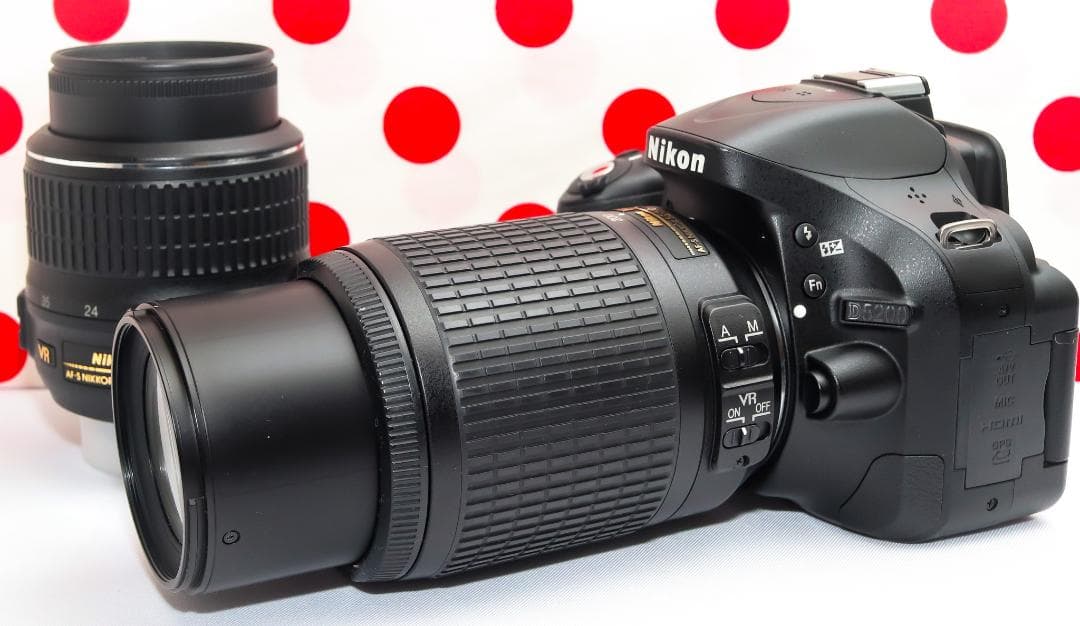 Nikon D5200❤ダブルレンズ❤スマホ転送OK❤高画質・高性能❤一眼レフ ニコン（Nikon） Nikon D5200 300mm ダブルレンズセット カメラ レンズ