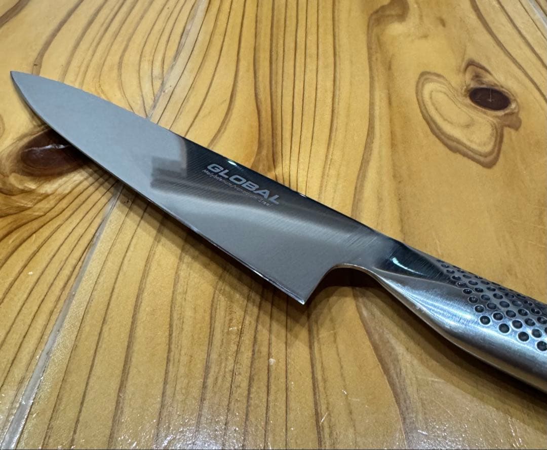 【激レア】GLOBAL グローバル牛刀 彫ロゴモデル　鏡面仕上 GLOBAL/グローバル 牛刀20cm 通販 - ディノス