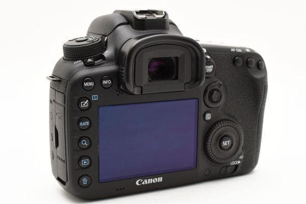 《美品》キャノン Canon EOS 7D MarkII 2 ボディ 元箱付き
