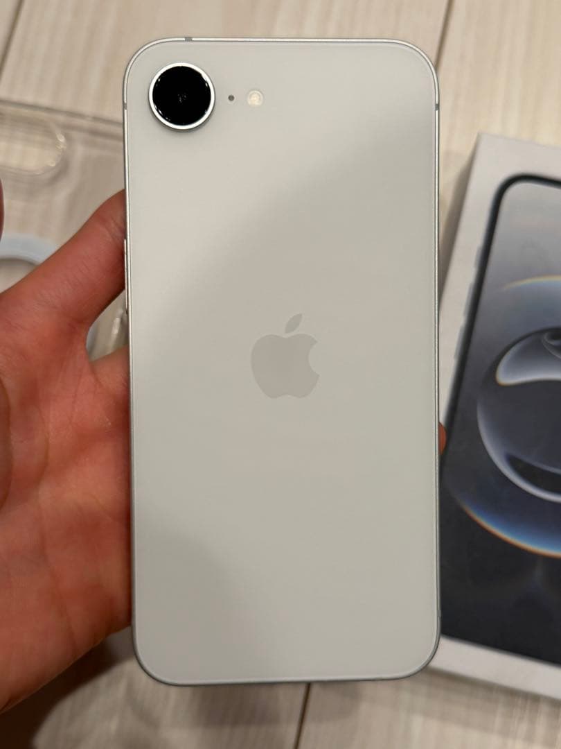 超美品 iPhone 16e 128GB ホワイト｜US版｜バッテリー100％ iPhone 16e バッテリー100％ iPhone16e 128GB ランクB 中古 スマホ