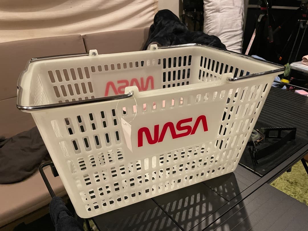 蓄光 × NASA。ずるいショッピングバスケット。 アメリカ業務用 暗闇で