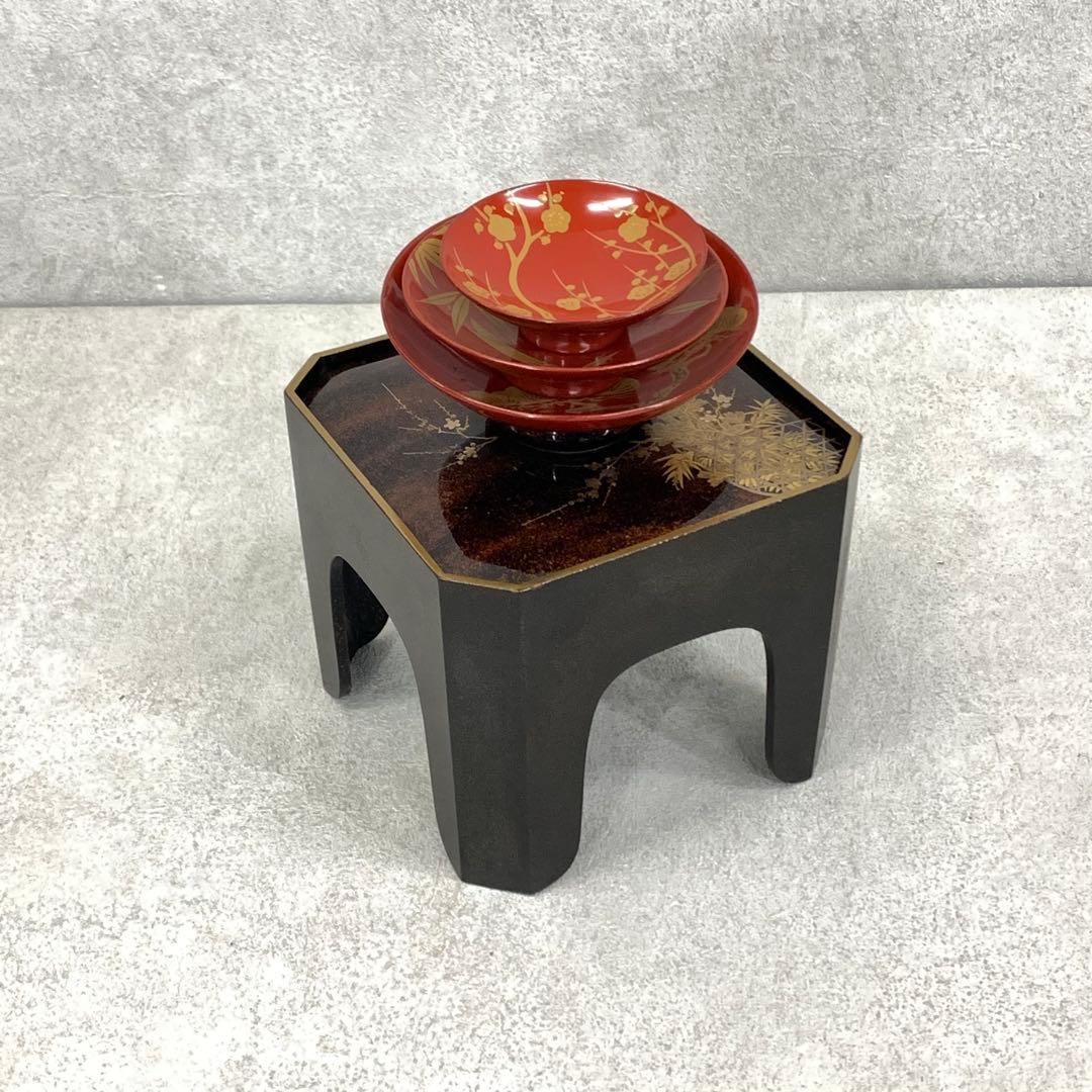 盃台 三ツ盃 台付 松竹梅 漆器 酒器 蒔絵 金彩 正月 祝 蒔絵三つ組盃 三宝 漆皿 漆器 漆盆 酒器 お正月