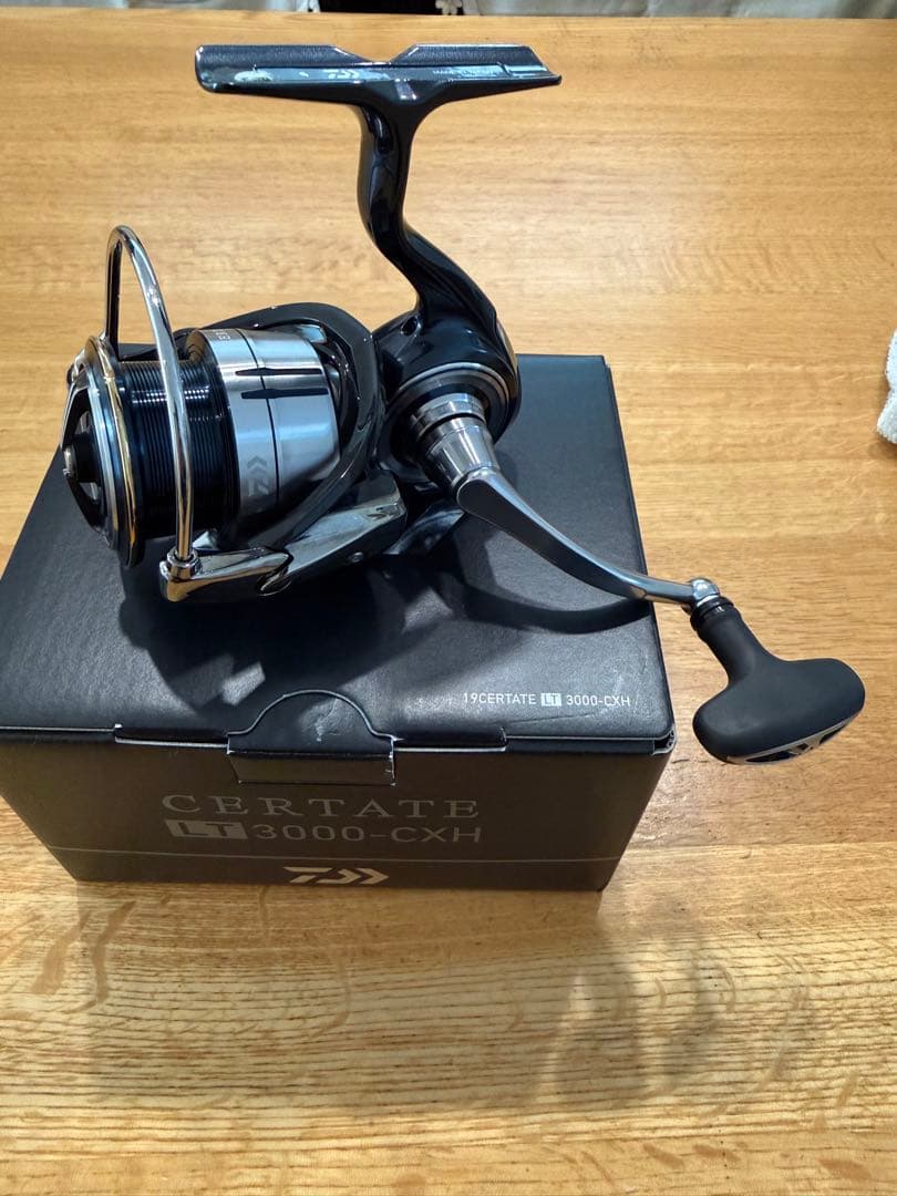 Daiwa 19 CERTATE 3000-CXH スピニングリール - メルカリ