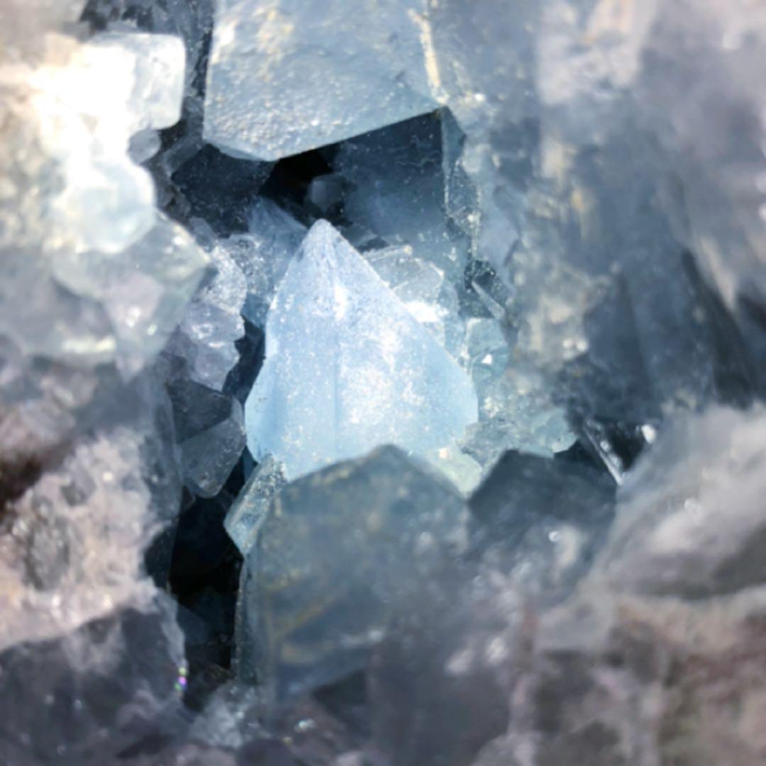 ☆ 2.9Kg！たまご型 セレスタイト (天青石) 原石 天然石 パワーストーン