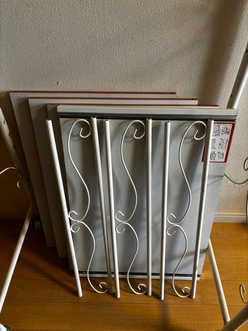 《値下げ中》ホワイト スチール製シェルフ 最大5段 キャスター付き