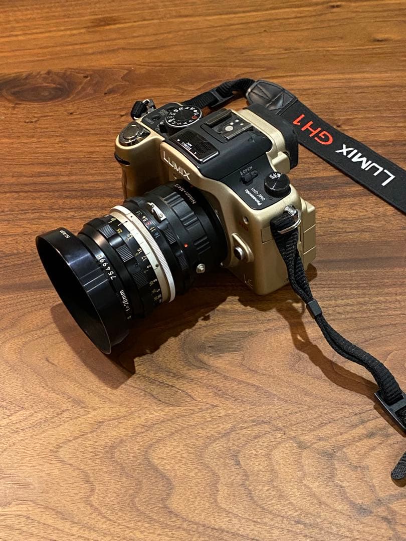LUMIX GH1 ゴールド ミラーレス ニコンオールドレンズf28 1:3.5 - メルカリ