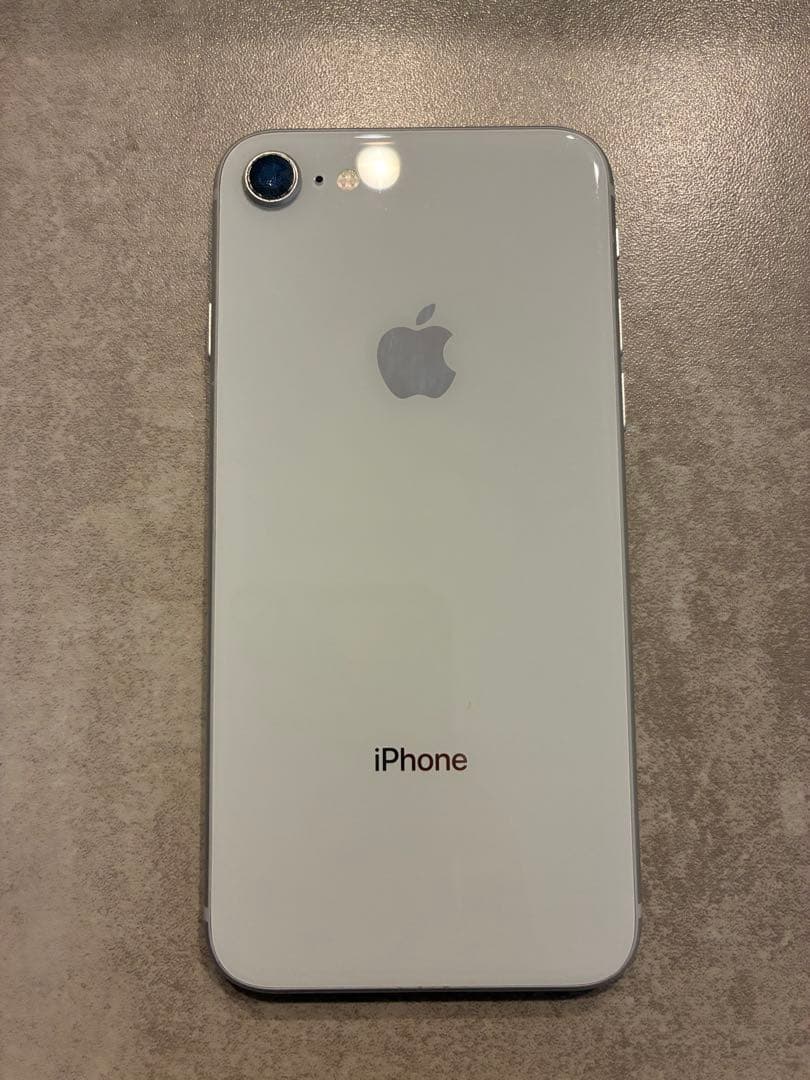 iPhone8 シルバー 本体 SIMフリー 画面割れあり - メルカリ