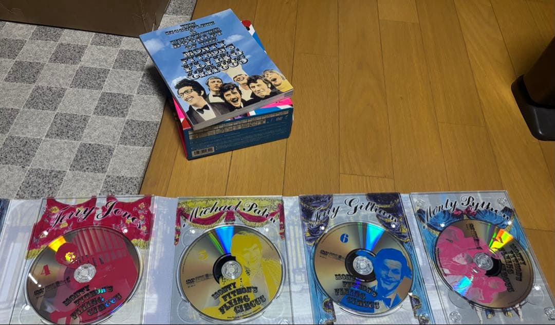 【完全版】空飛ぶモンティ・パイソンDVD BOX【解説付き】