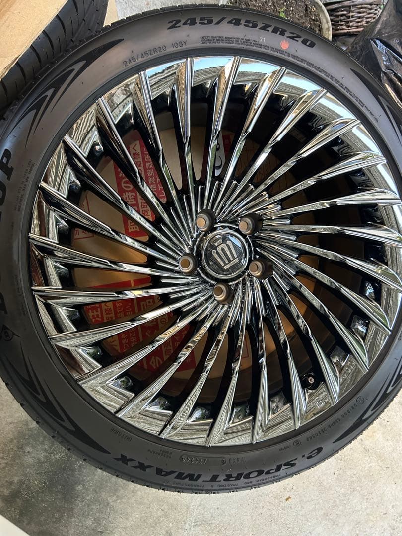 新型クラウンセダンブラックパッケージ純正ホイール(純正タイヤ付