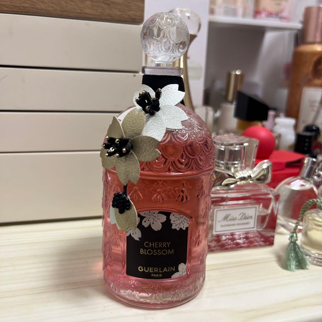 GUERLAIN CHERRY BLOSSOM 香水 春の訪れと愛の美しさを象徴する、桜の花に捧げるゲランのフレグランス