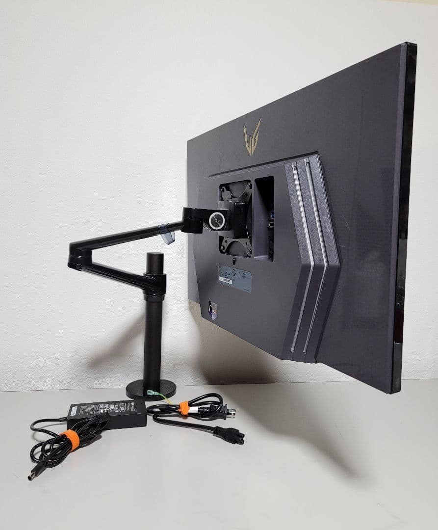 LG 144Hz対応 4K IPS 1ms ゲーミングモニター アームセット - メルカリ