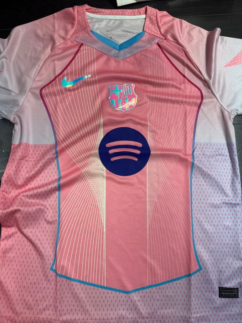 FC Barcelona ピンクジャージ Nike サイン入り　デヨング FC Barcelona ピンクジャージ Nike サイン入りデヨング - メルカリ
