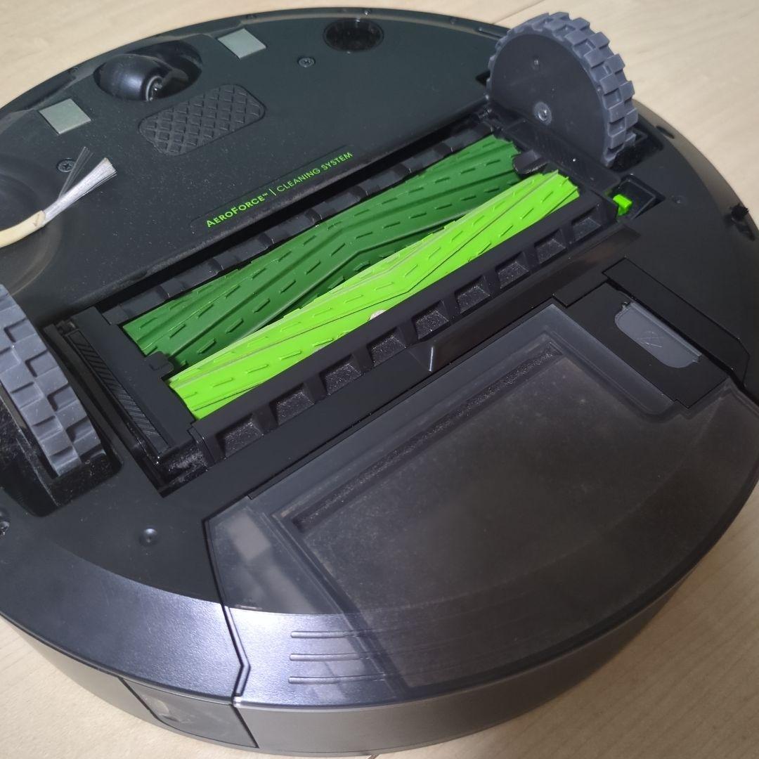 iRobot ルンバi3 充電ドック付き - メルカリ