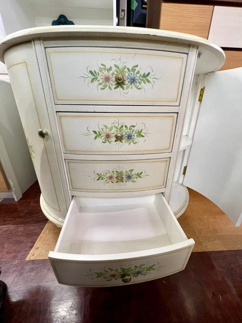 地域限定無料配送】可愛い花柄装飾の白いキャビネット