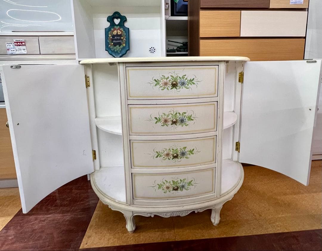 地域限定無料配送】可愛い花柄装飾の白いキャビネット