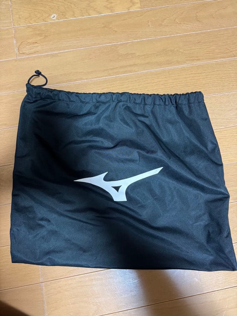 レッドヘルメット Nの刺繍 J.S.B.B. - メルカリ