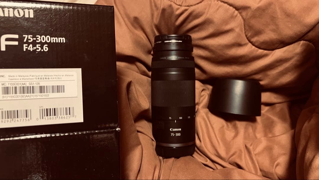 Canon RF 75-300mm f/4-5.6 ズームレンズ（付属品つき）