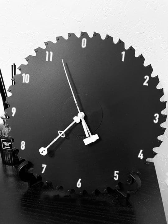 一点モノ【インダストリアル】チップソー型置時計【インテリア】 楽天市場】5日限定10%offクーポン 時計 置き時計 大型 飾り棚 サイド