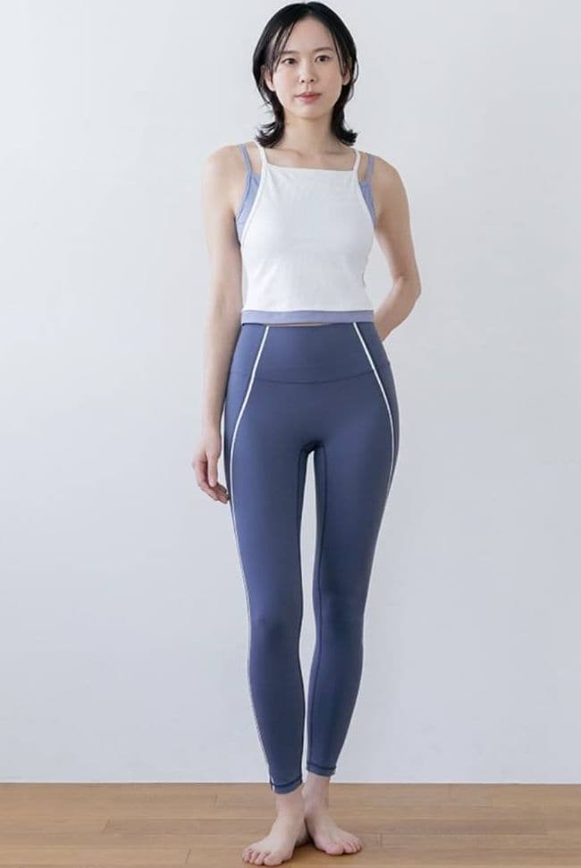 【SUKALA】リブコンビショートタンクトップ、ラインスパッツ SUKALA】リブコンビショートタンクトップ、ラインスパッツ - メルカリ