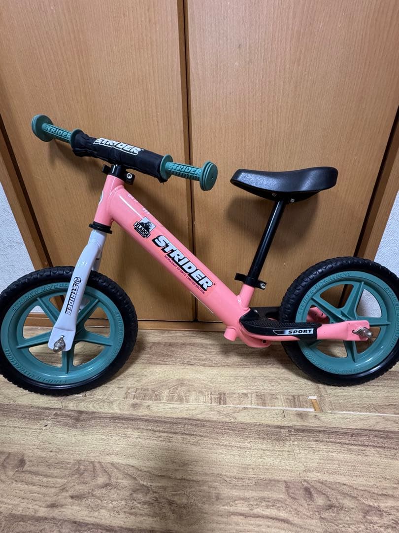 STRIDER バランスバイク ピンク　あきぽん STRIDER バランスバイク ピンク - メルカリ